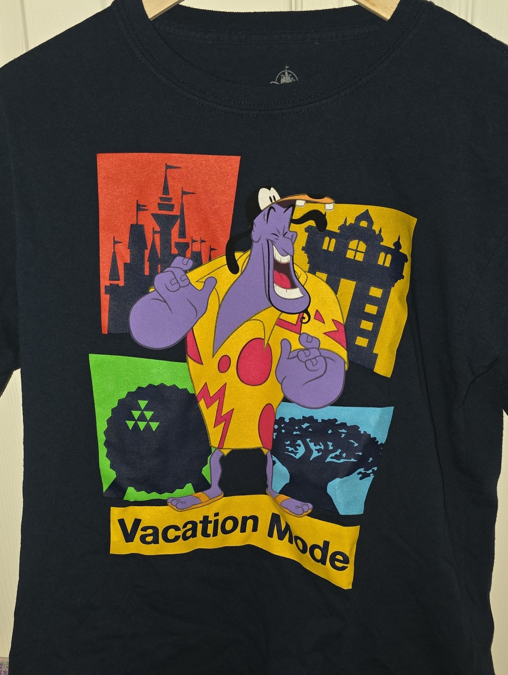 Disney Vacation Mode Genie Graphic Tee - Navy Blue. Teens XL. Boy or Girl